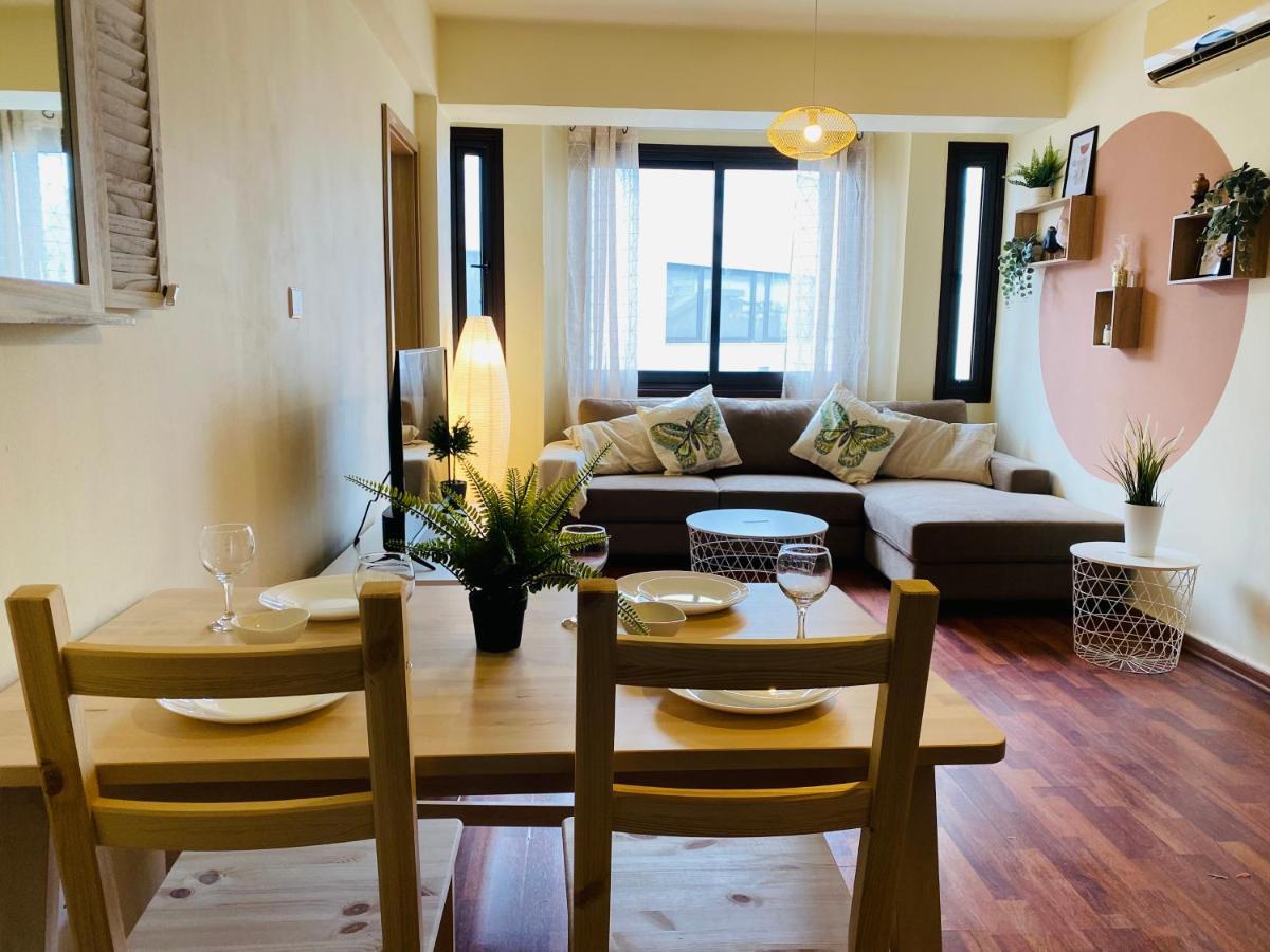 Celine'S 2 Bedrooms Apartment In Larnaca Center Exterior photo