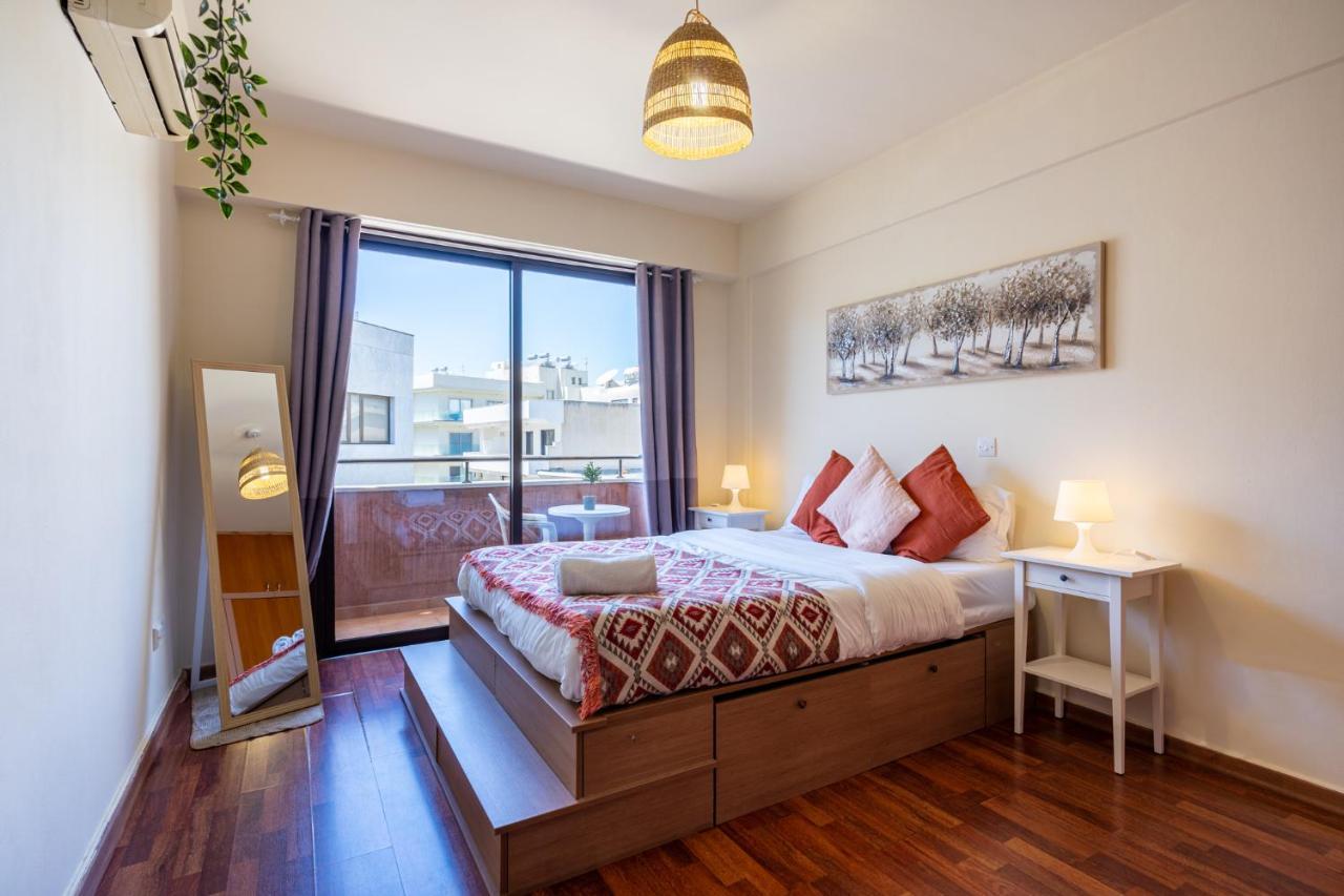 Celine'S 2 Bedrooms Apartment In Larnaca Center Exterior photo
