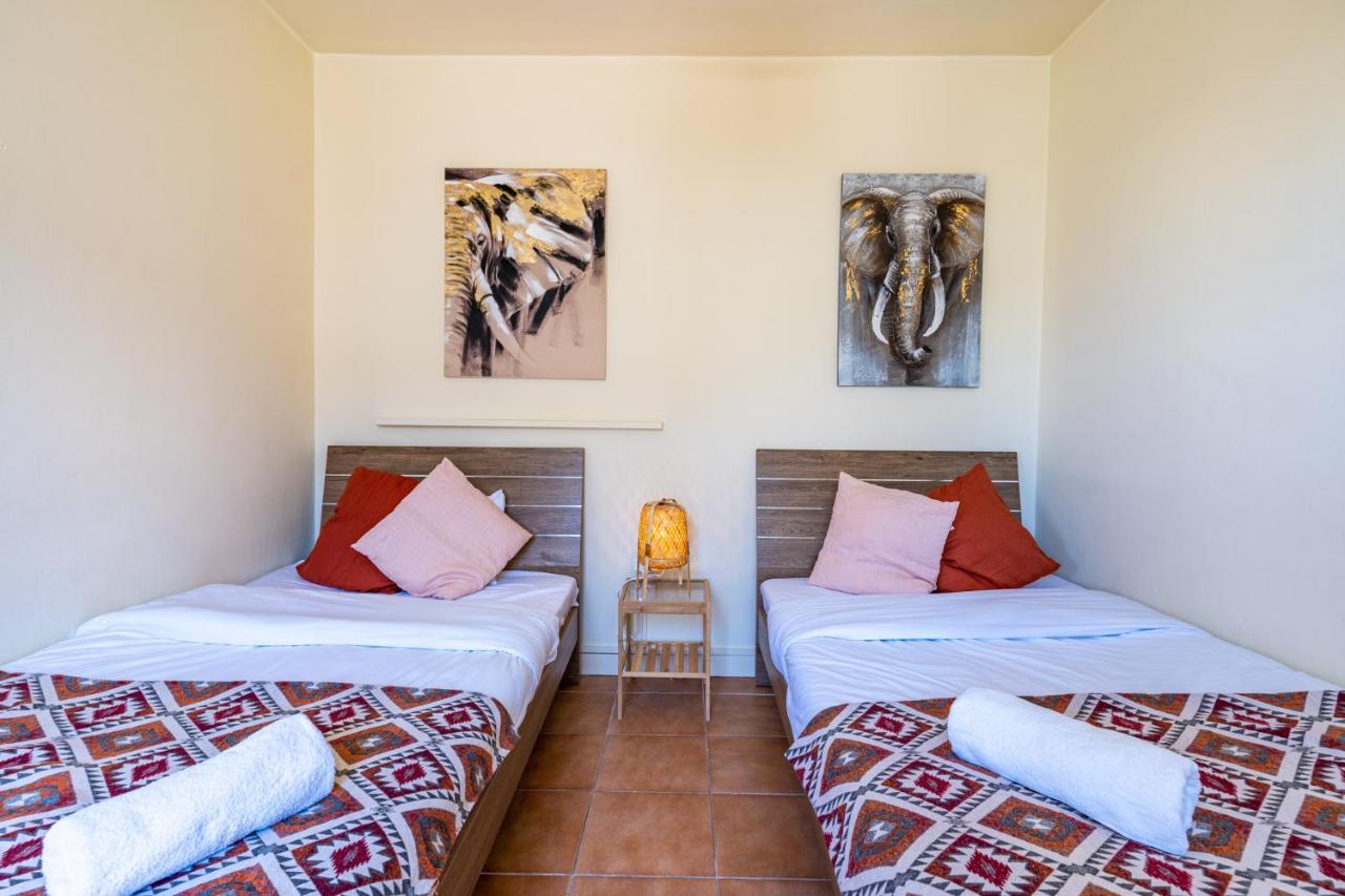 Celine'S 2 Bedrooms Apartment In Larnaca Center Exterior photo