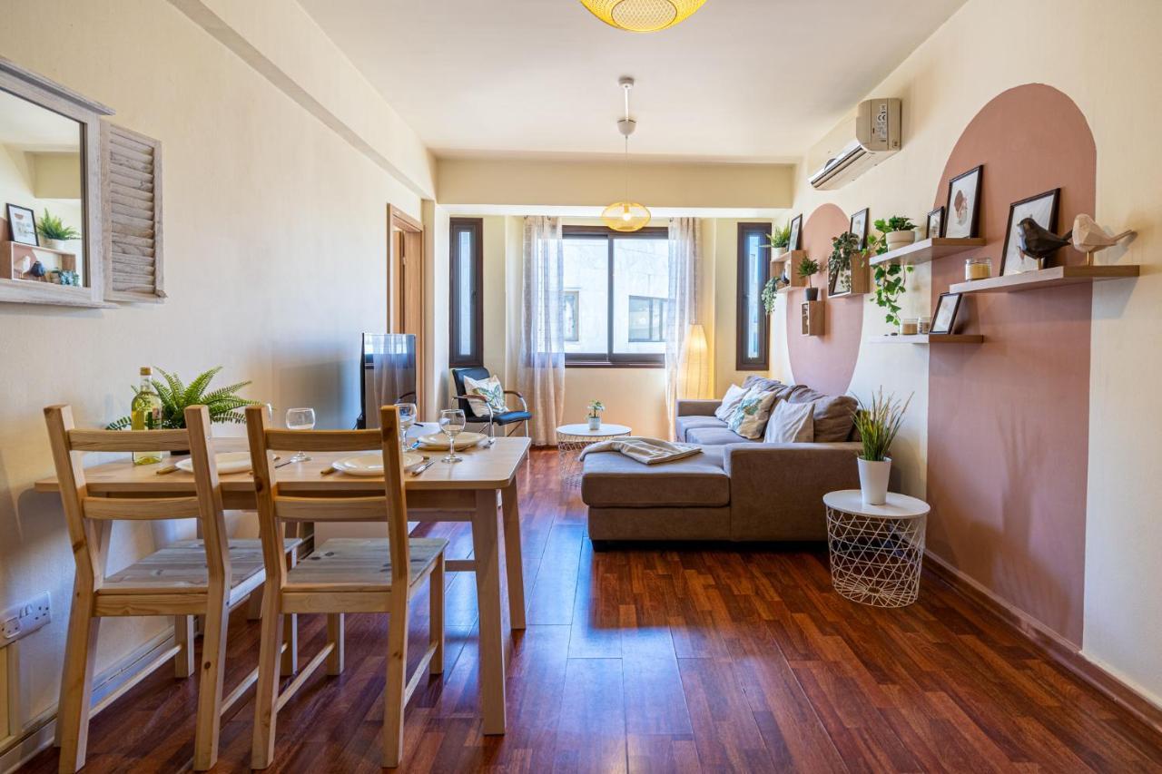 Celine'S 2 Bedrooms Apartment In Larnaca Center Exterior photo