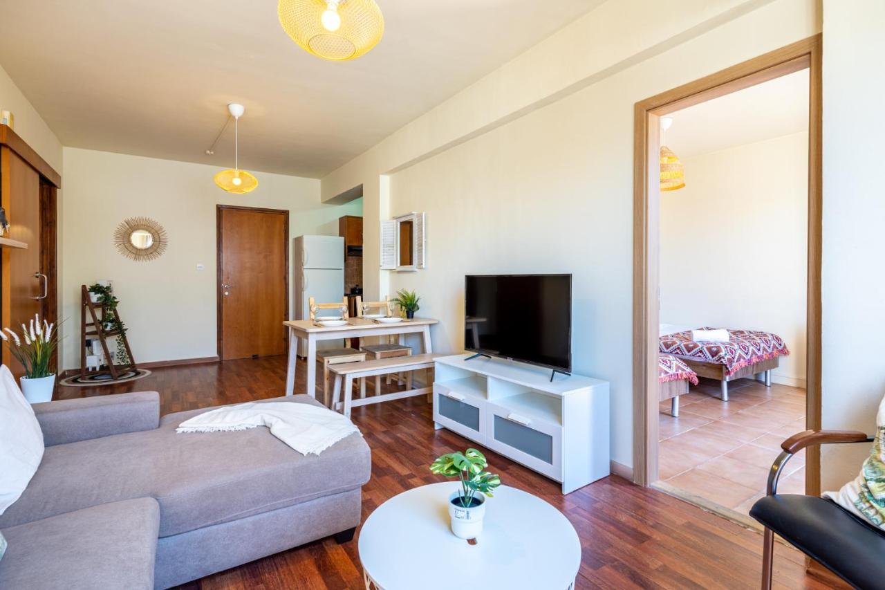Celine'S 2 Bedrooms Apartment In Larnaca Center Exterior photo