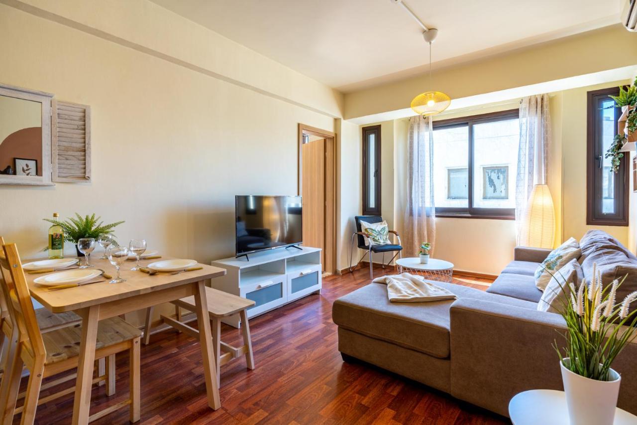 Celine'S 2 Bedrooms Apartment In Larnaca Center Exterior photo